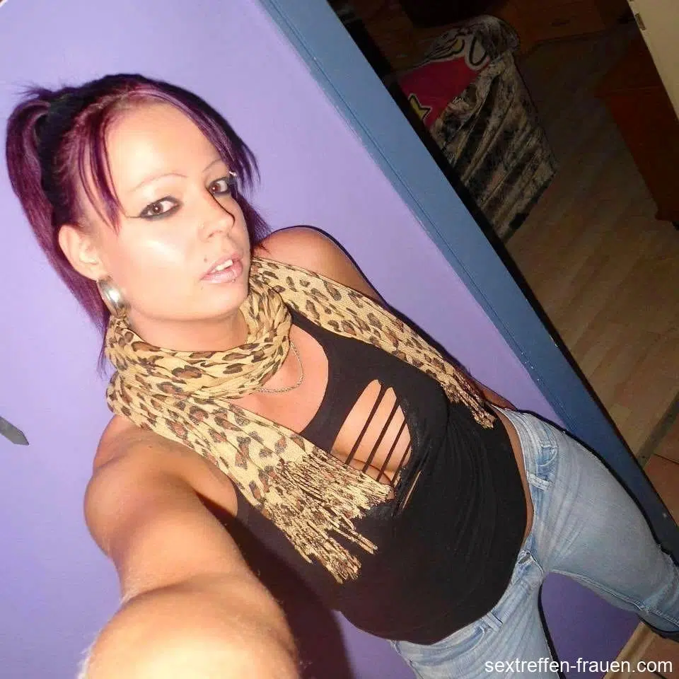 Echte Nymphomanin will sich am Wochenende zum Sex treffen Zum Sex treffen mit echter Nymphomanin