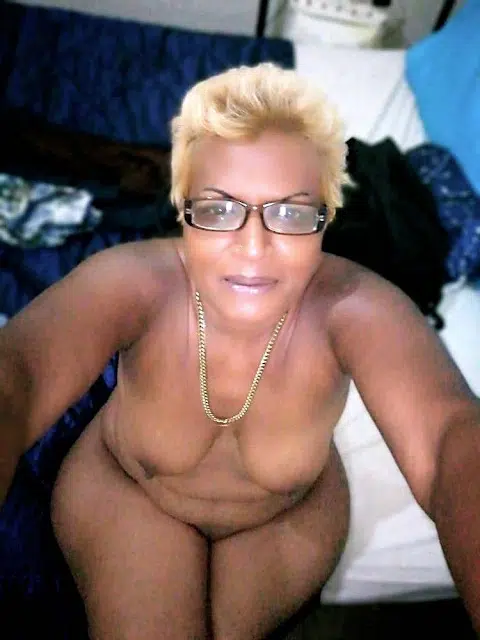 Einsame Granny sucht Kontakt für ein privates Sexdate einsame granny sucht kontakt